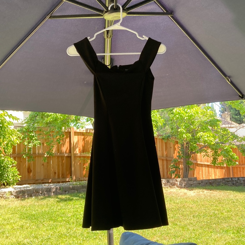 Dress, sleeveless black , back zipper